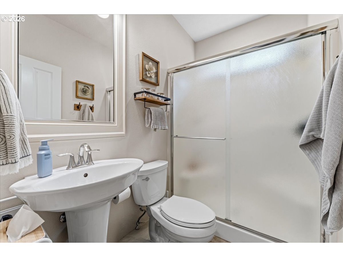 9385 Se Hamilton Ln Property Photo 16