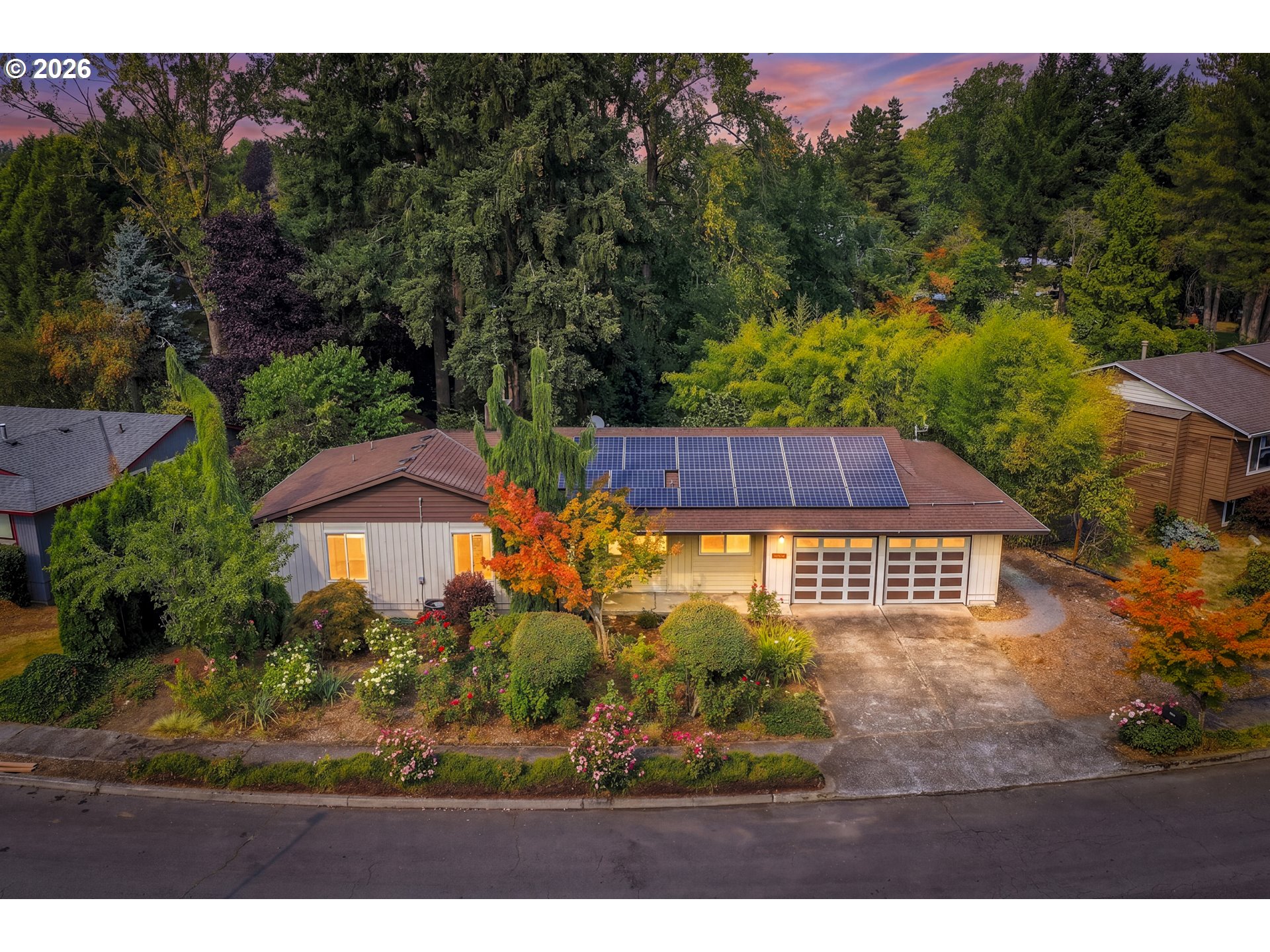 2030 SE PALOMA DR Property Photo 1