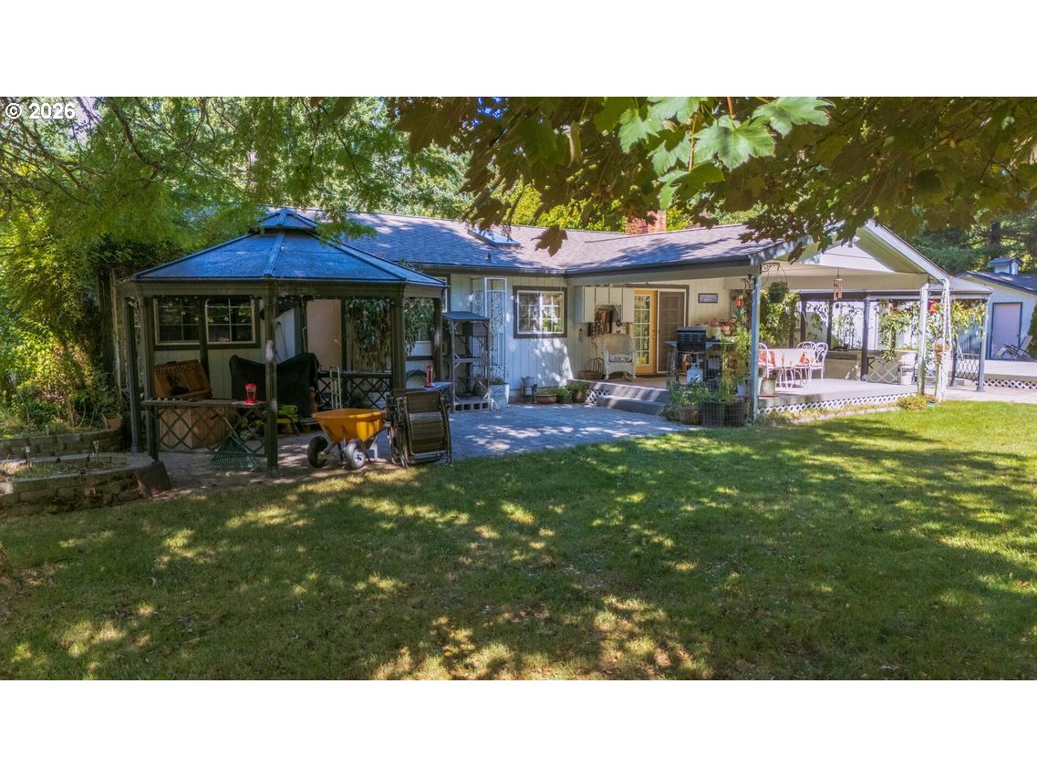 1121 Yeust Rd Property Photo 2
