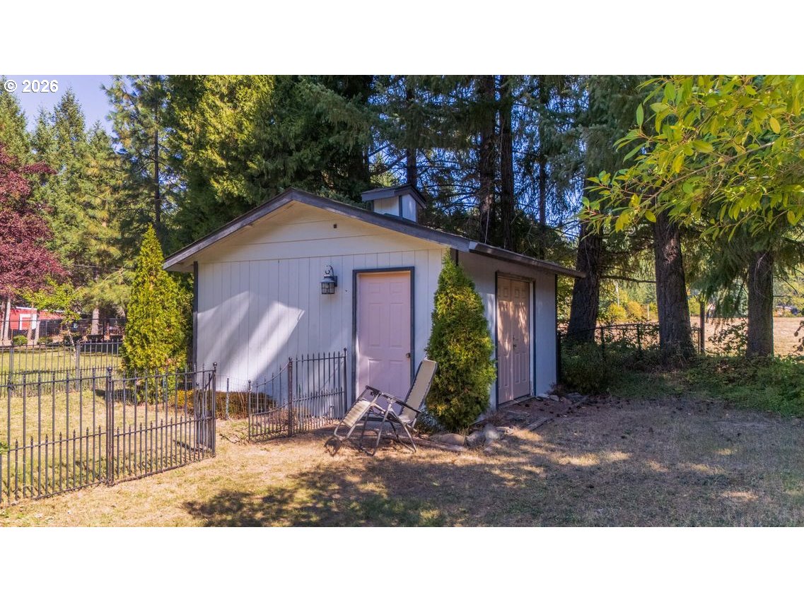 1121 Yeust Rd Property Photo 36