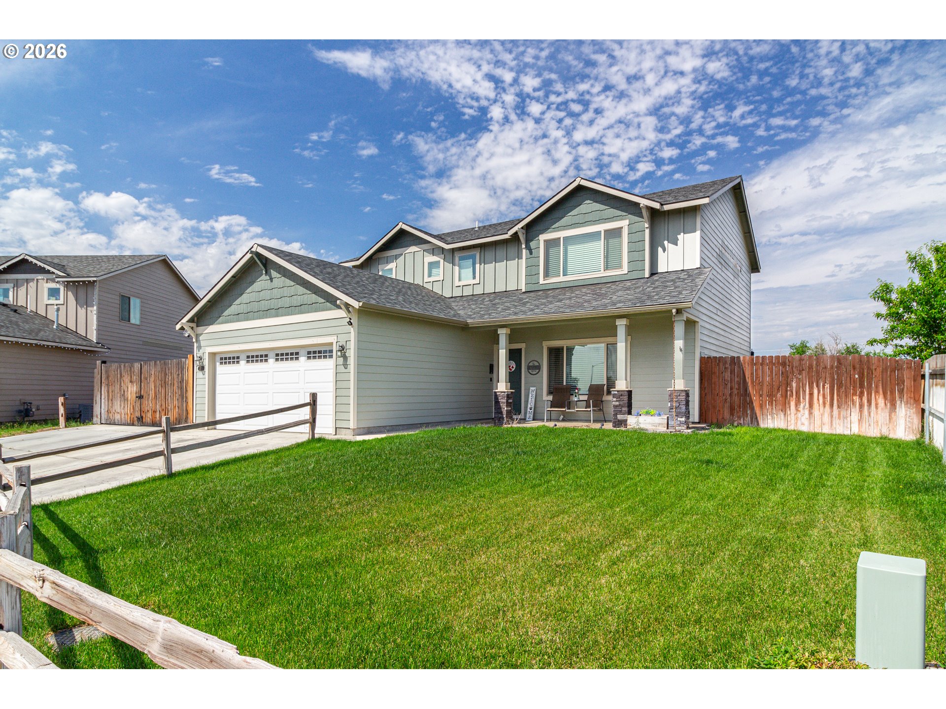 2375 Nw Valley View Dr Property Photo 2