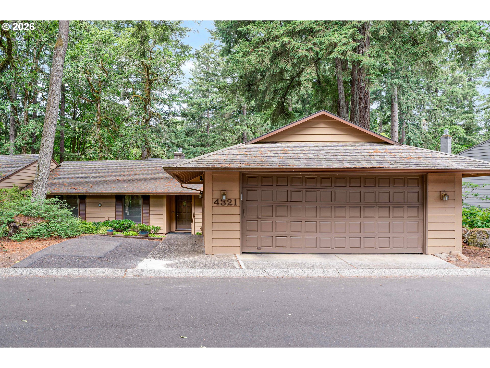 4321 Woodside Cir Property Photo 1