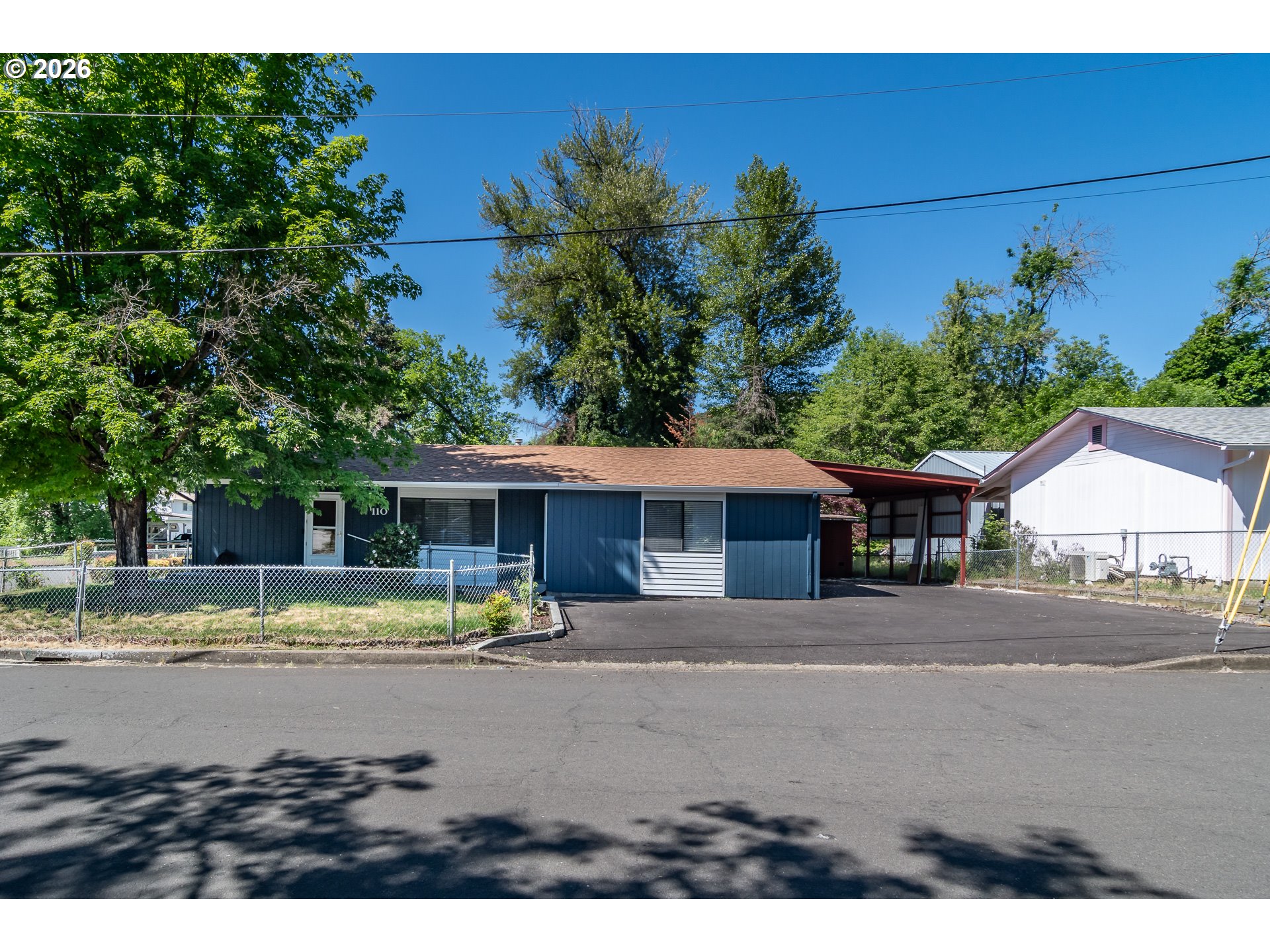 110 Ne Kirby Ave Property Photo 1