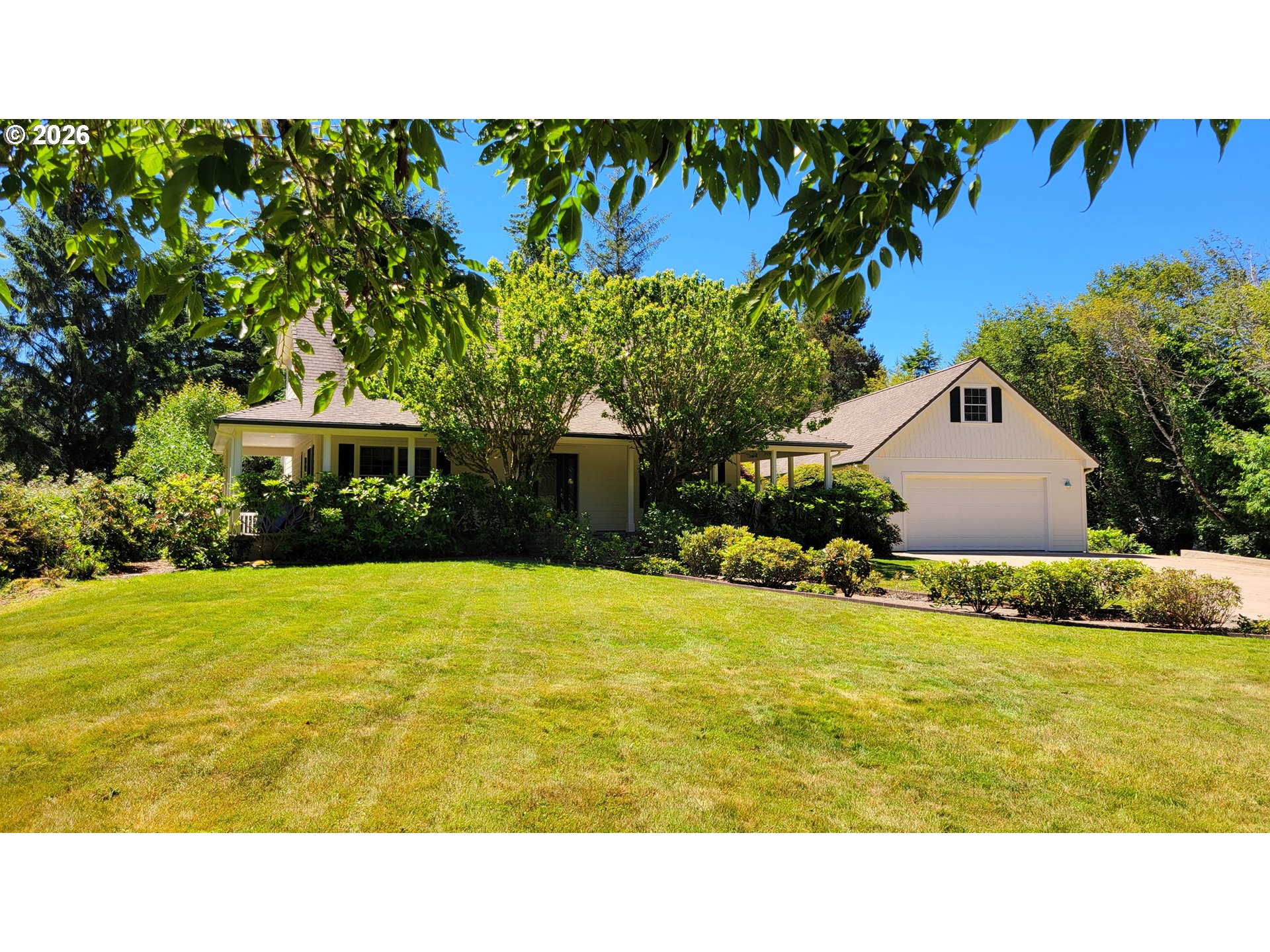 83160 Clear Lake Rd Property Photo 1