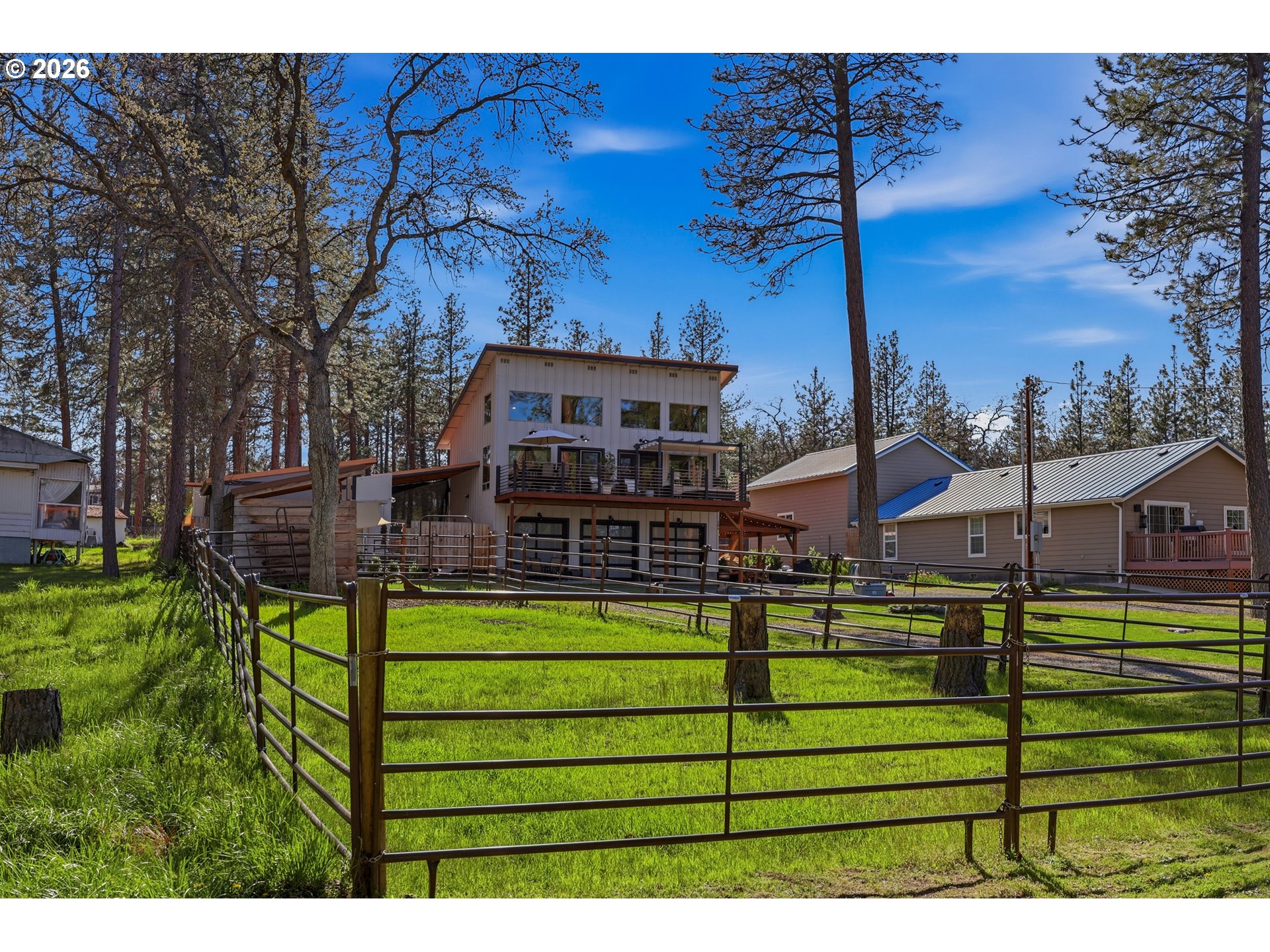 206 S Lakewood Rd Property Photo 1