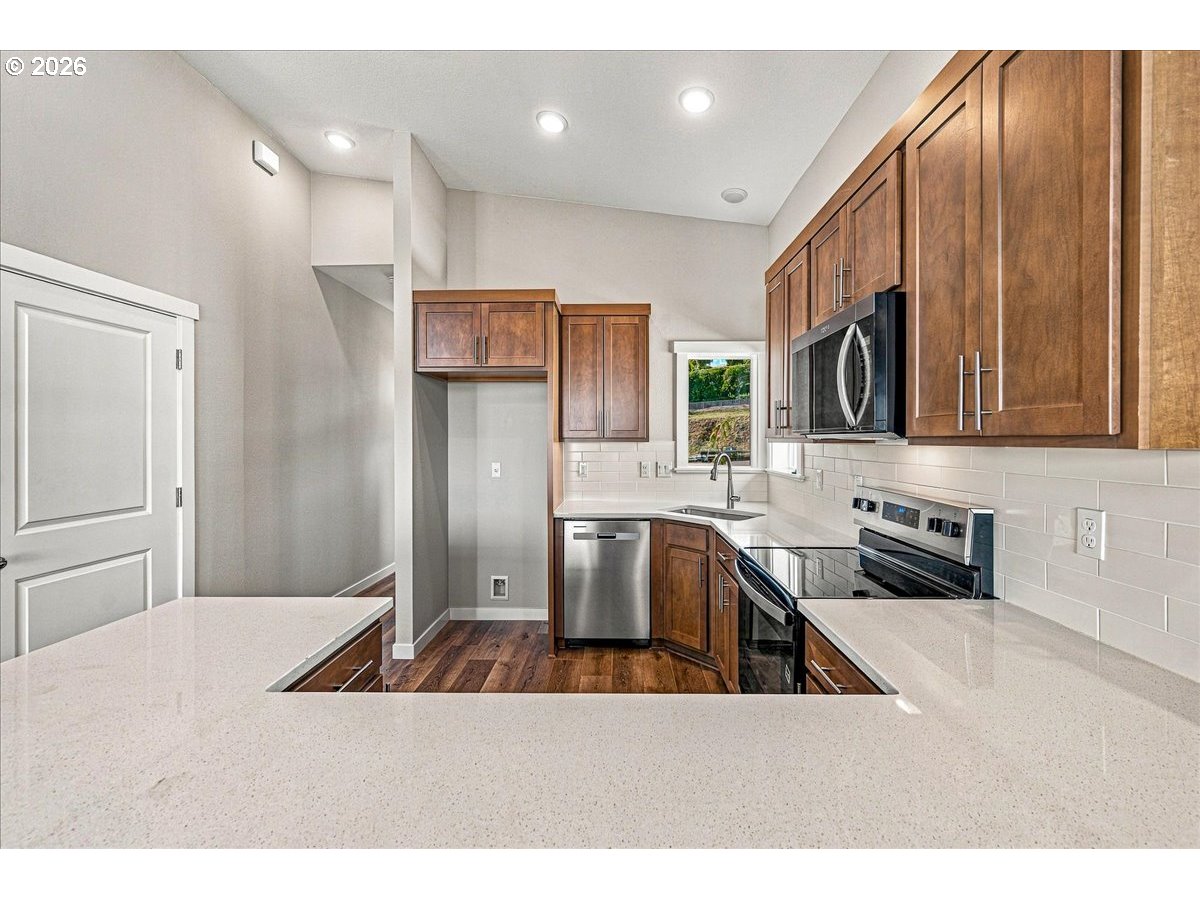 210 Black Hawk Ct. Property Photo 11