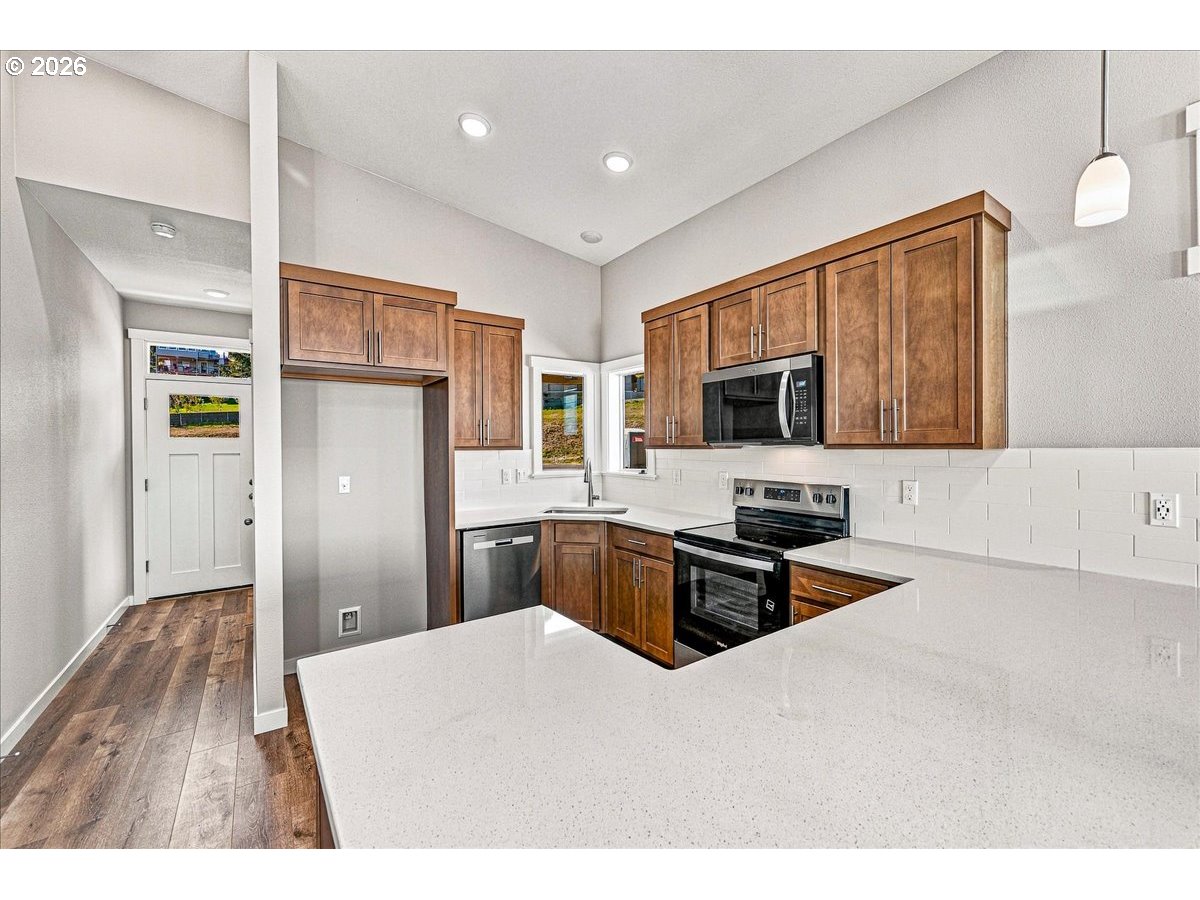 210 Black Hawk Ct. Property Photo 12