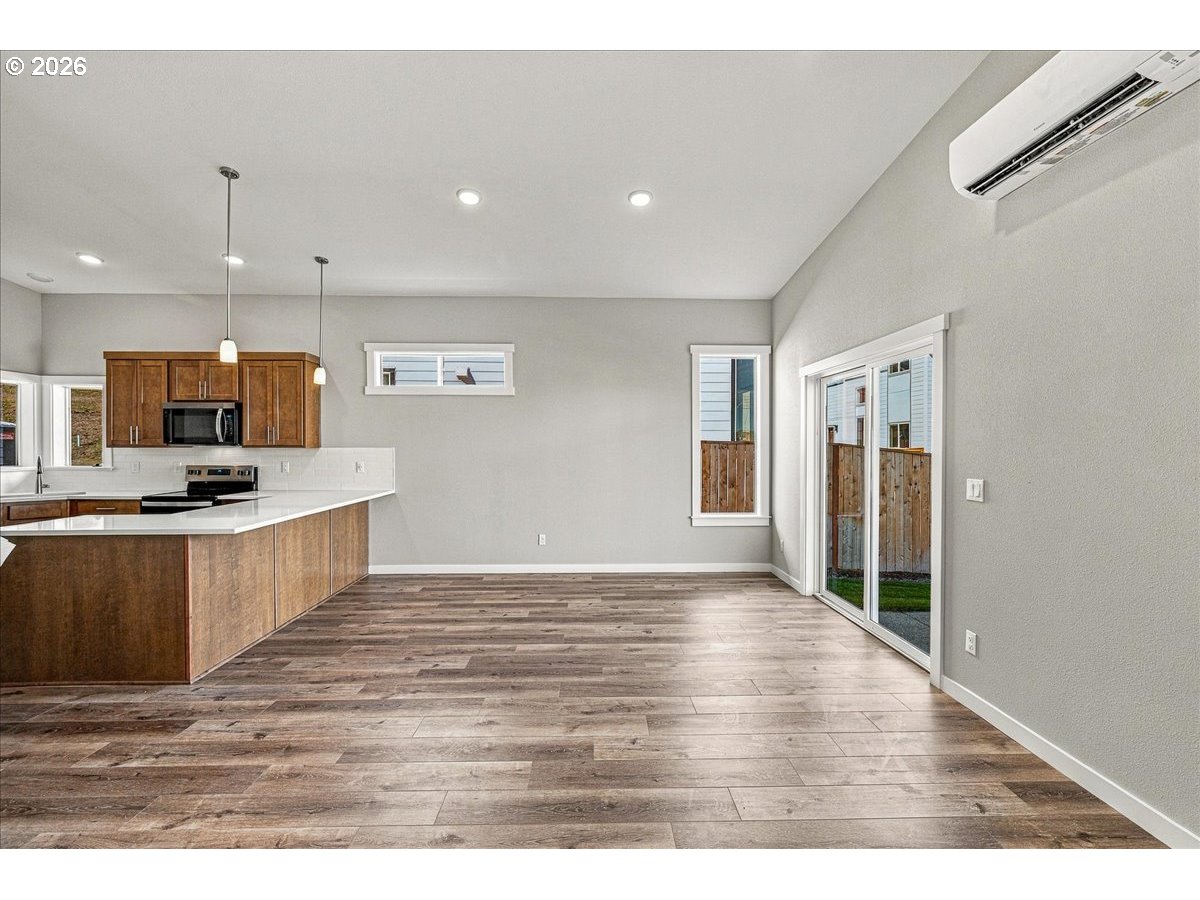 210 Black Hawk Ct. Property Photo 14