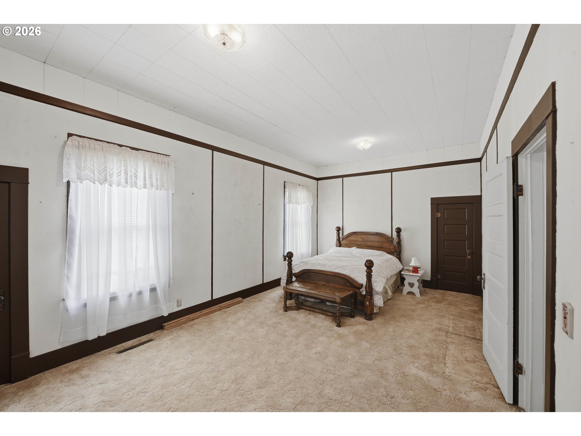 906 C St Property Photo 17