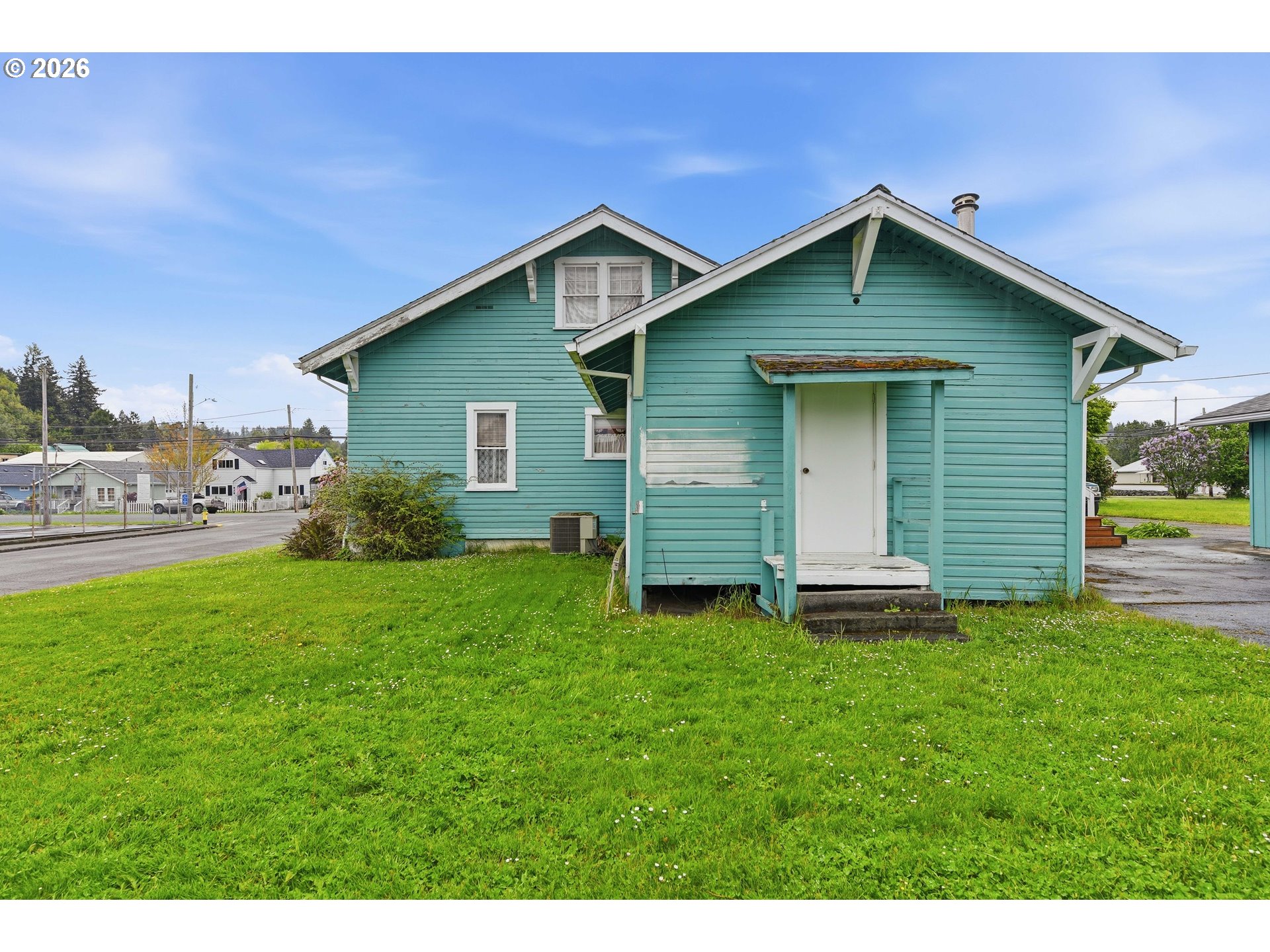906 C St Property Photo 44