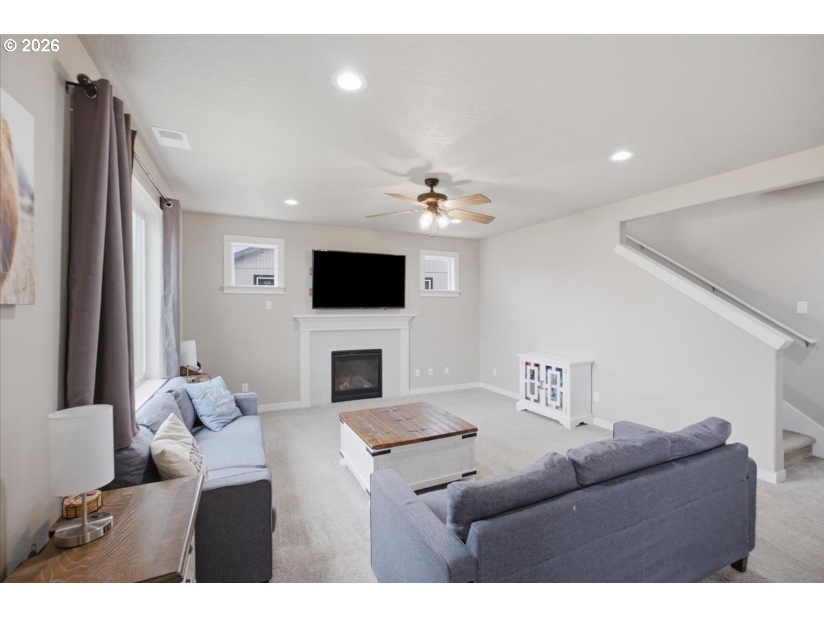 1323 Chukar St Property Photo 9