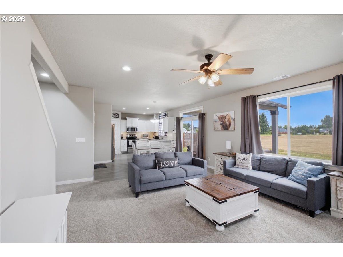 1323 Chukar St Property Photo 10