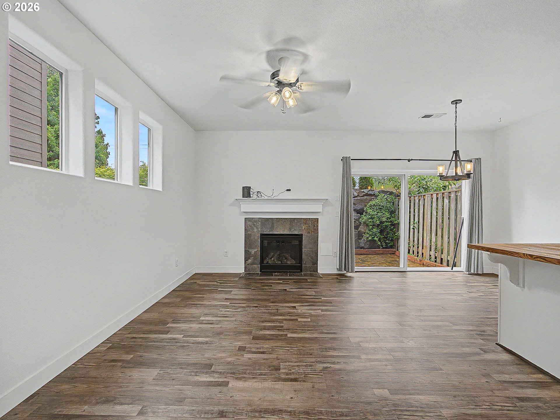 37935 Killarney St Property Photo 7