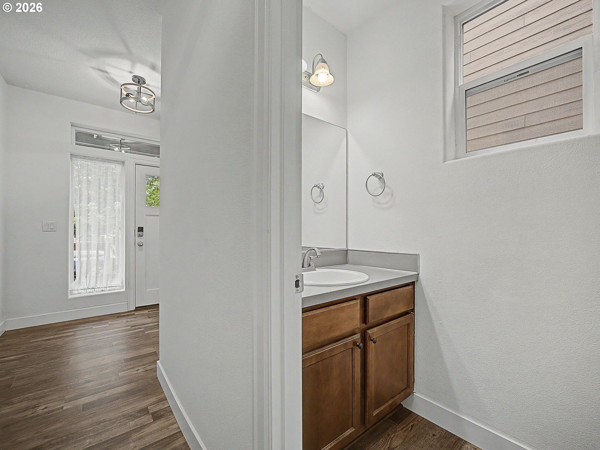 37935 Killarney St Property Photo 12