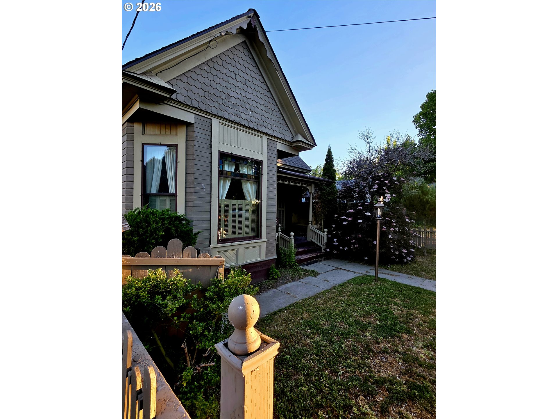 1739 Madison St Property Photo 2