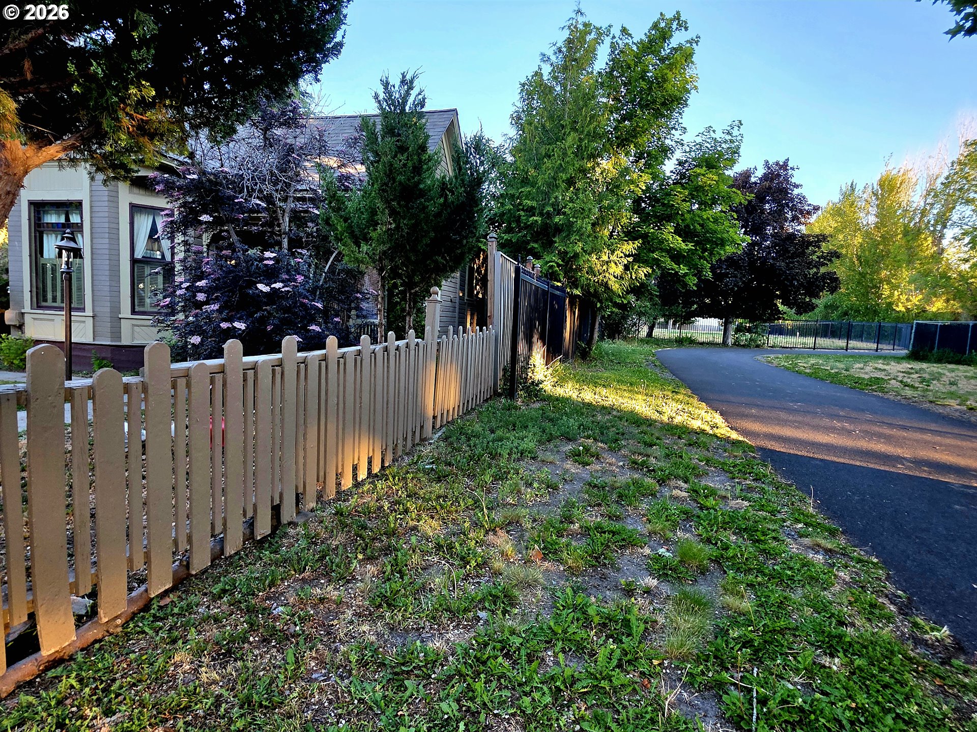 1739 Madison St Property Photo 6