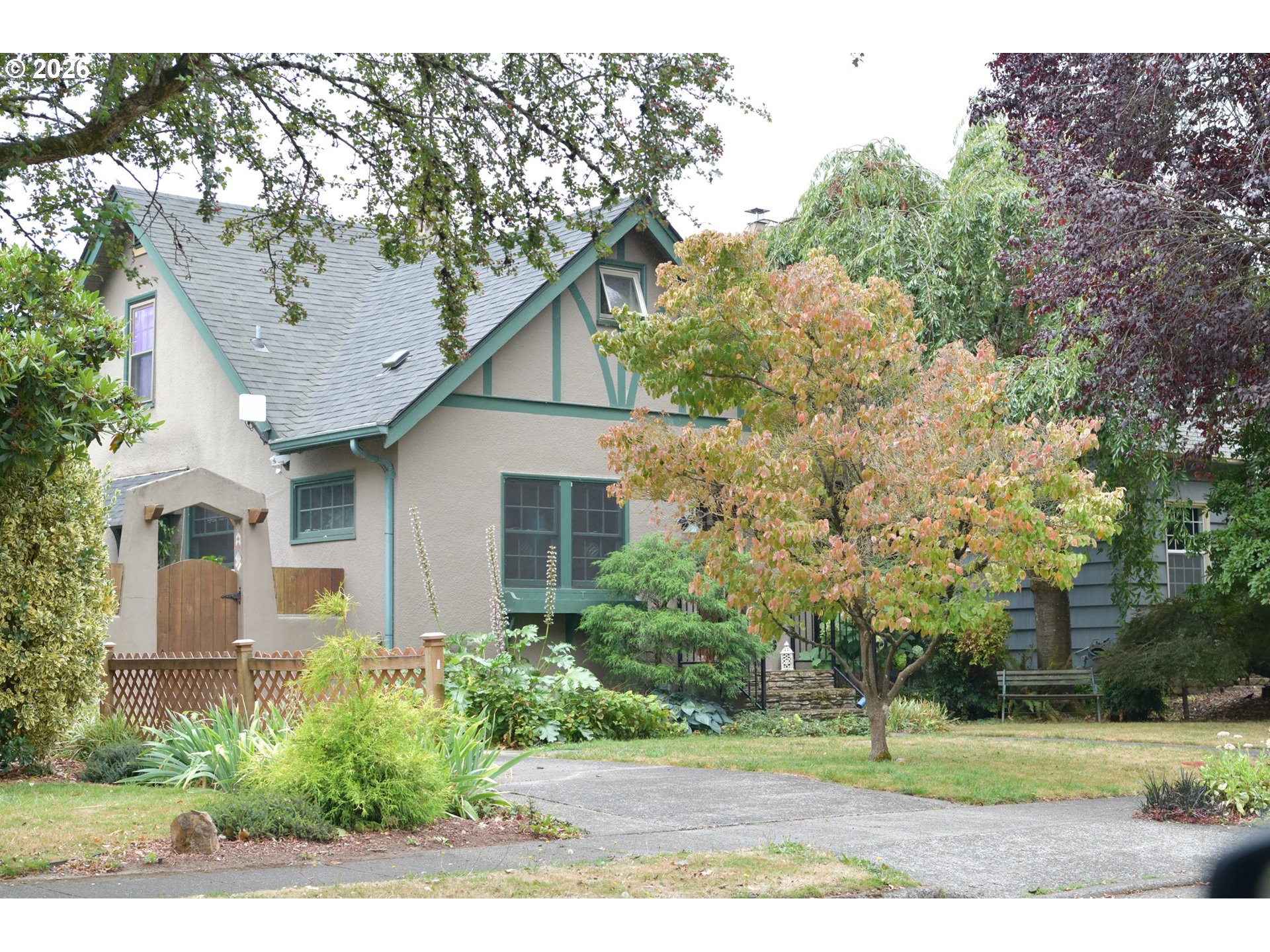 2733 Fir St Property Photo 1