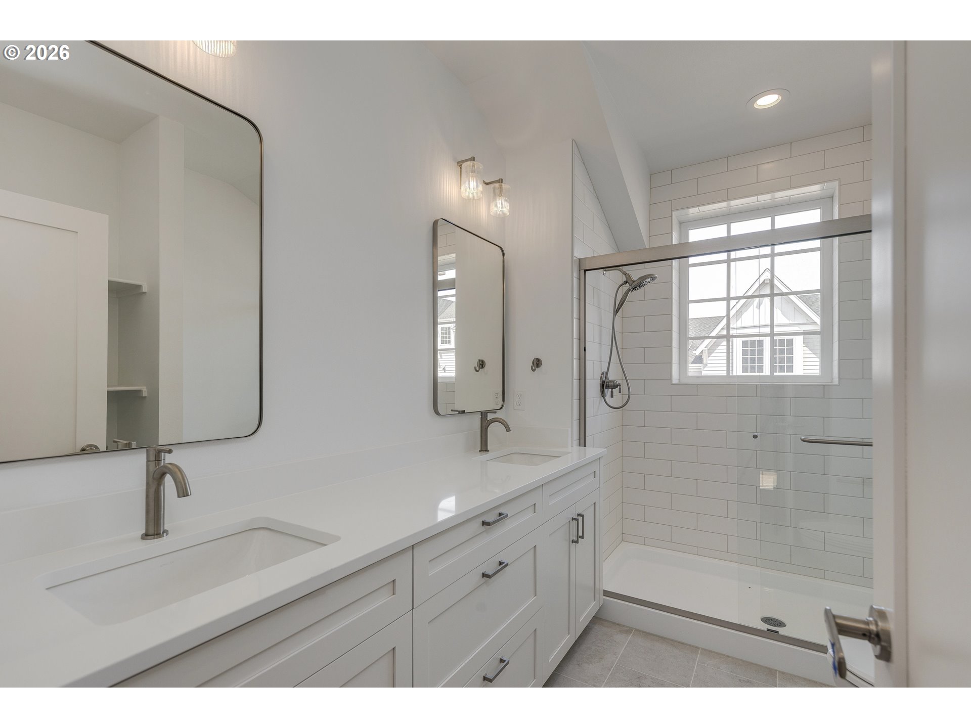 413 Ne Moonwake Ln Property Photo 18