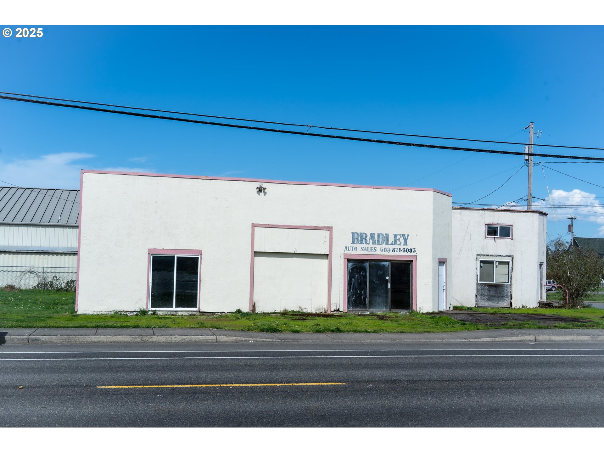 445 MAIN ST