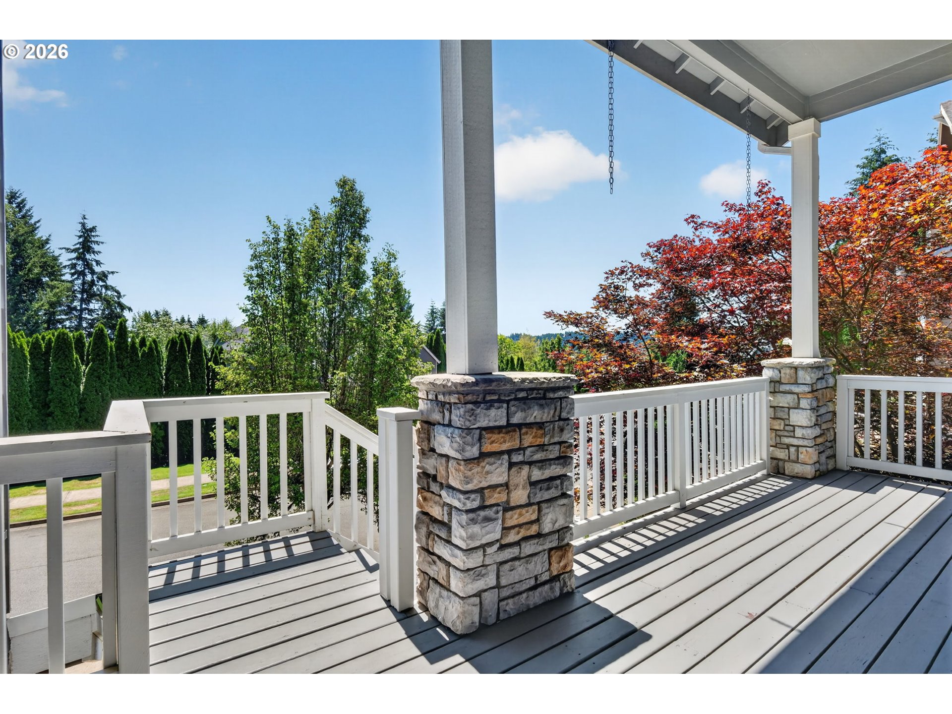 2235 Crestview Dr Property Photo 3