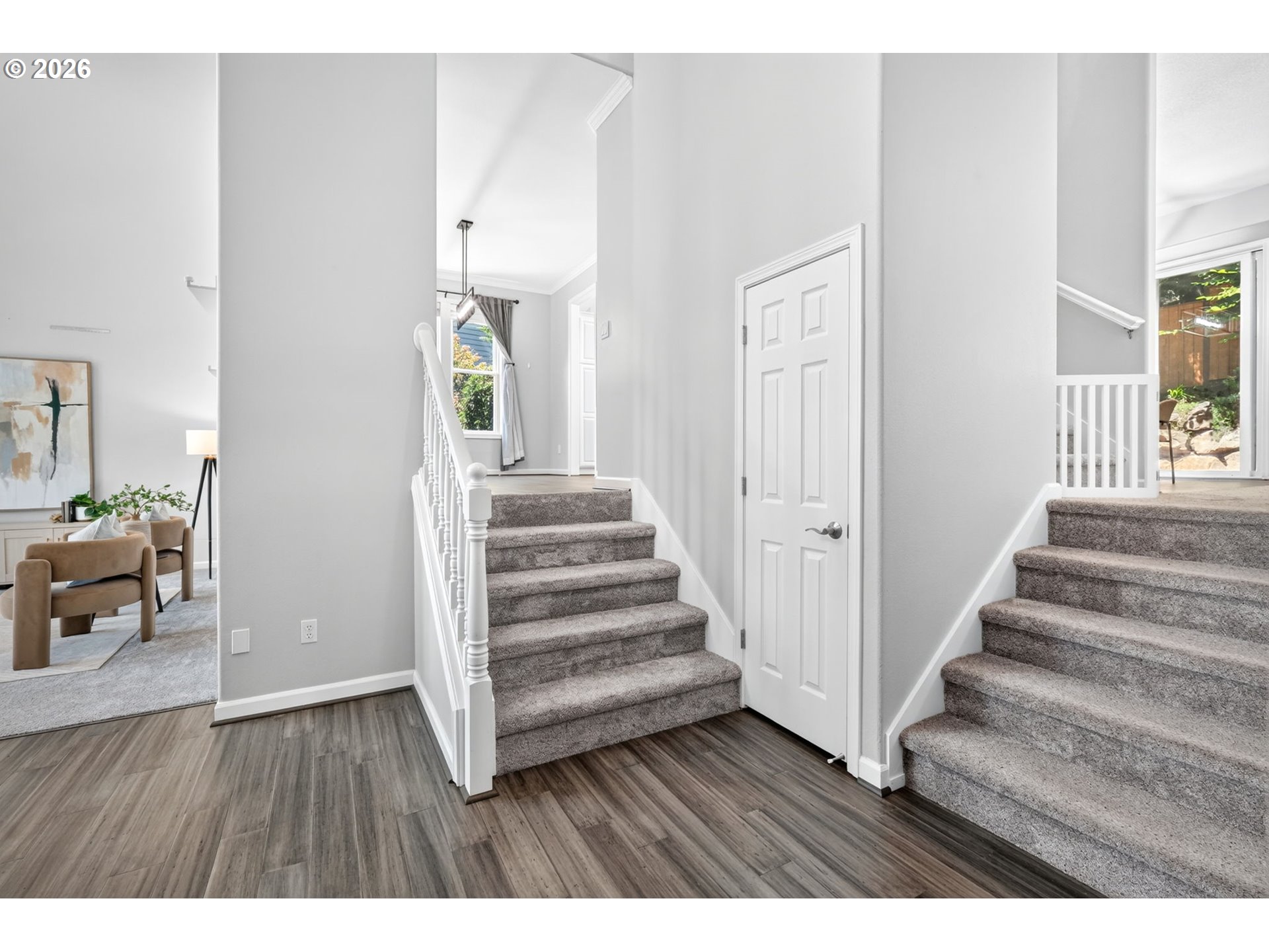 2235 Crestview Dr Property Photo 7