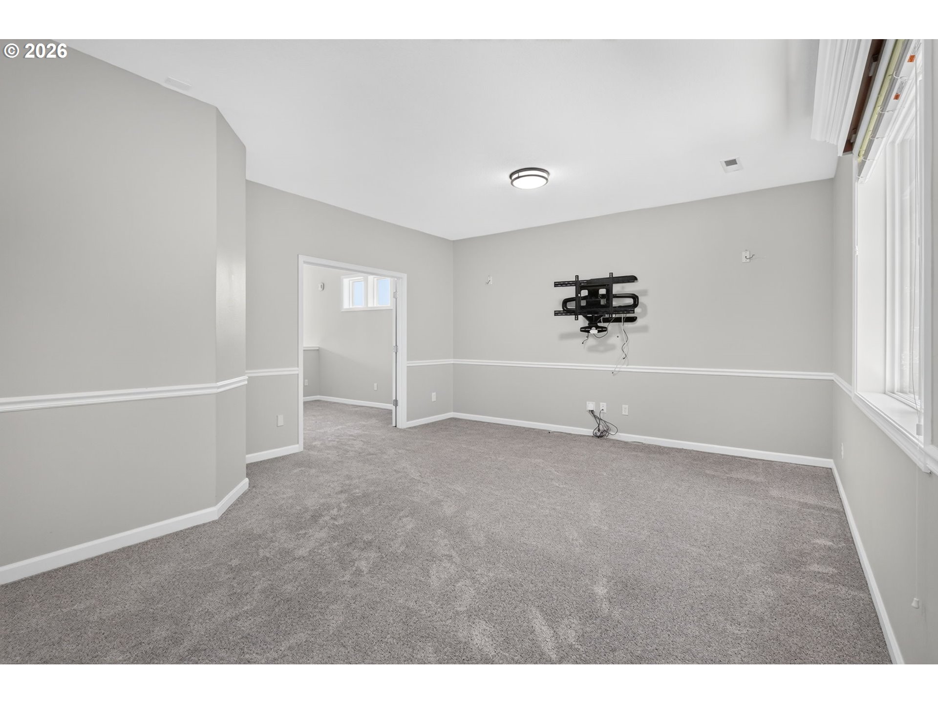 2235 Crestview Dr Property Photo 28