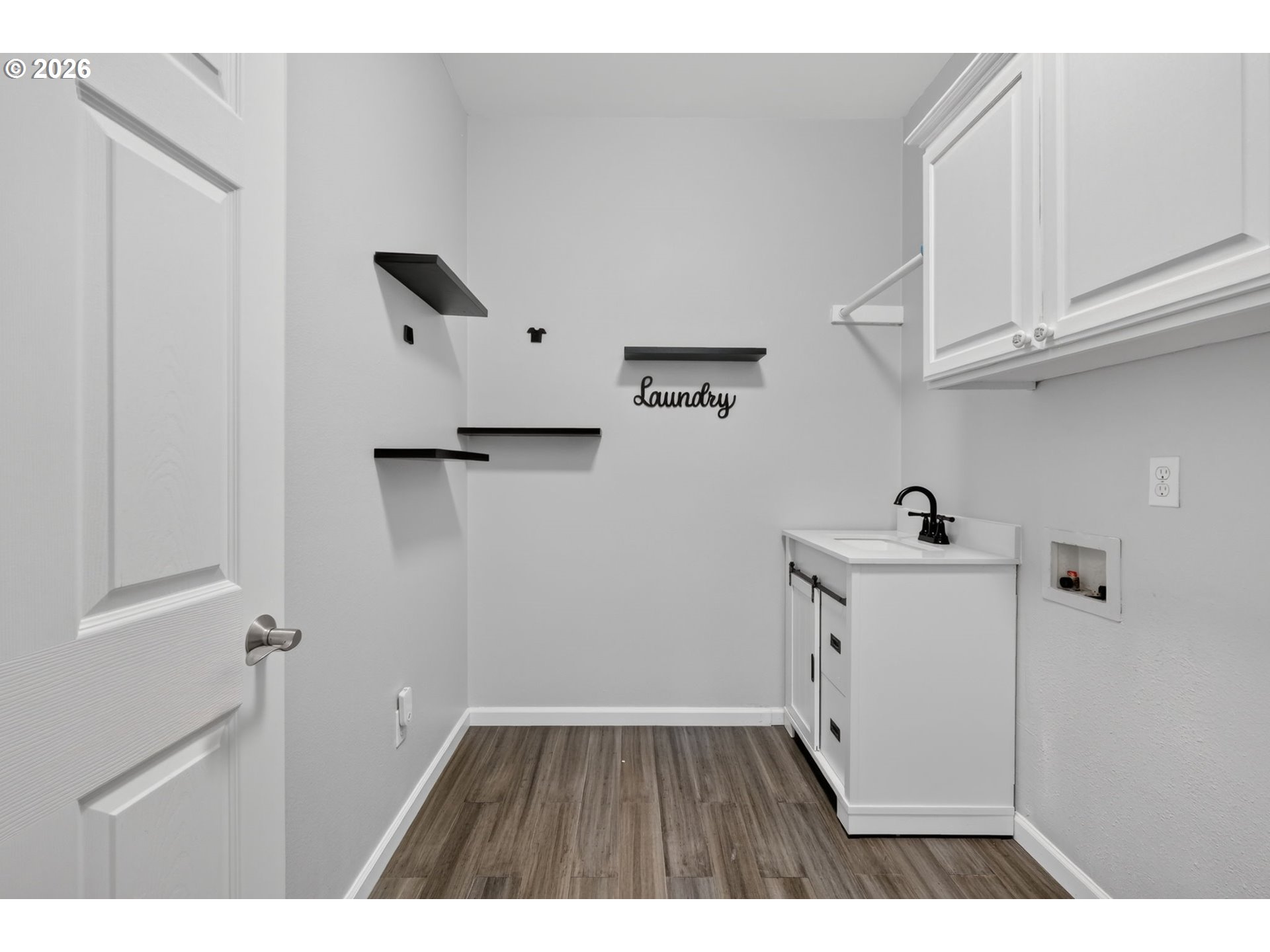 2235 Crestview Dr Property Photo 32