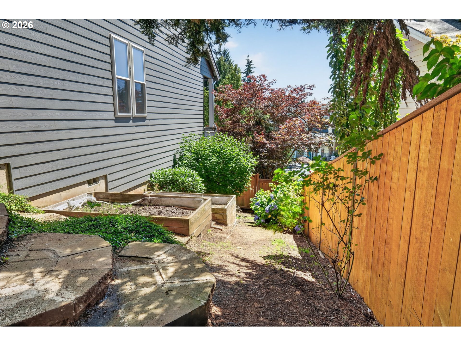 2235 Crestview Dr Property Photo 36