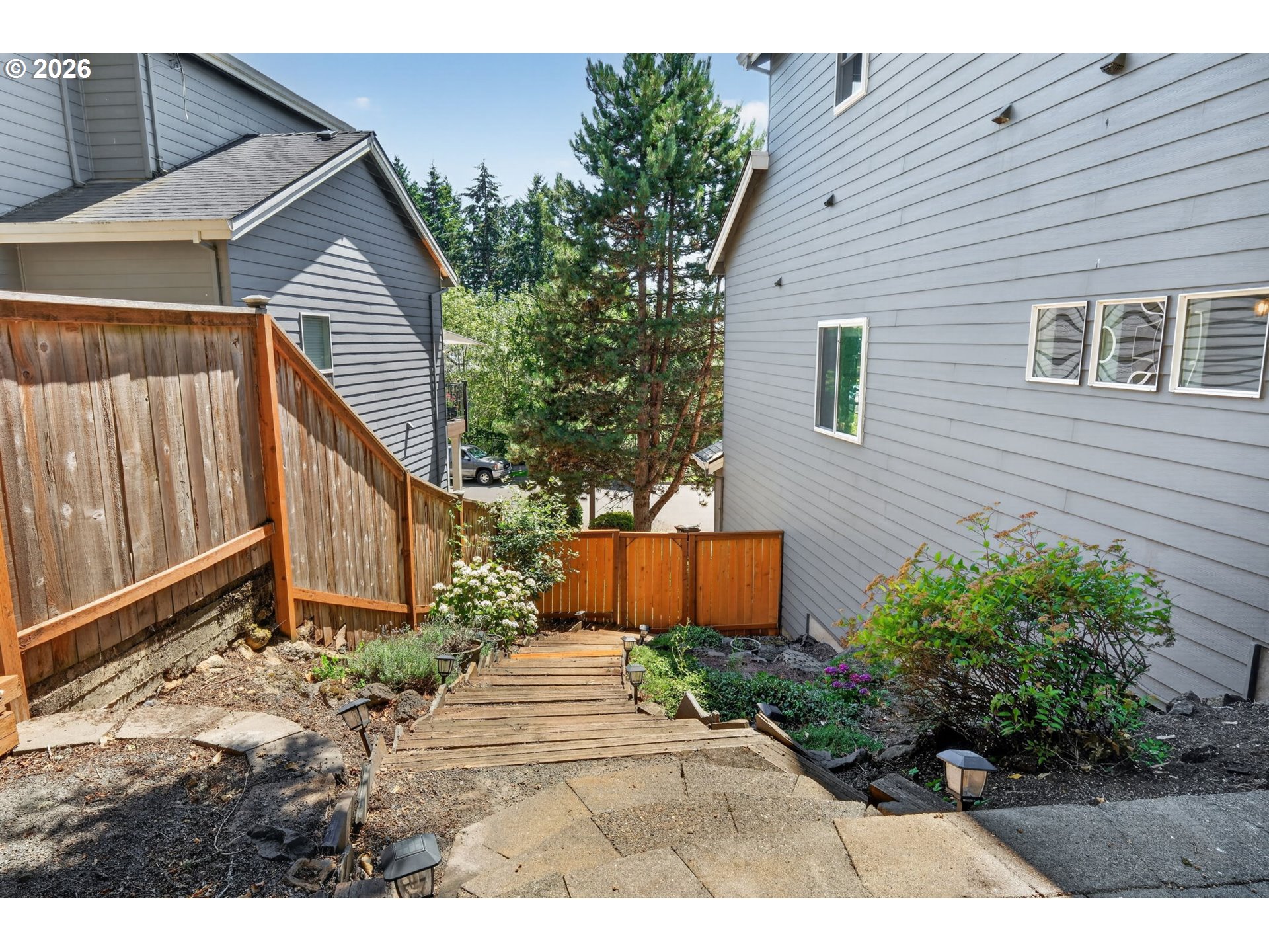2235 Crestview Dr Property Photo 39