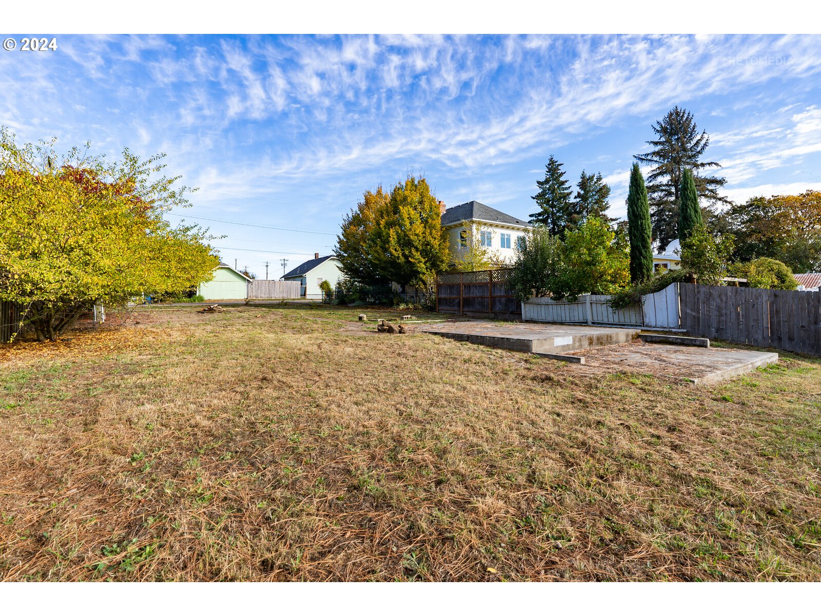 420 W Grant St Property Photo 5