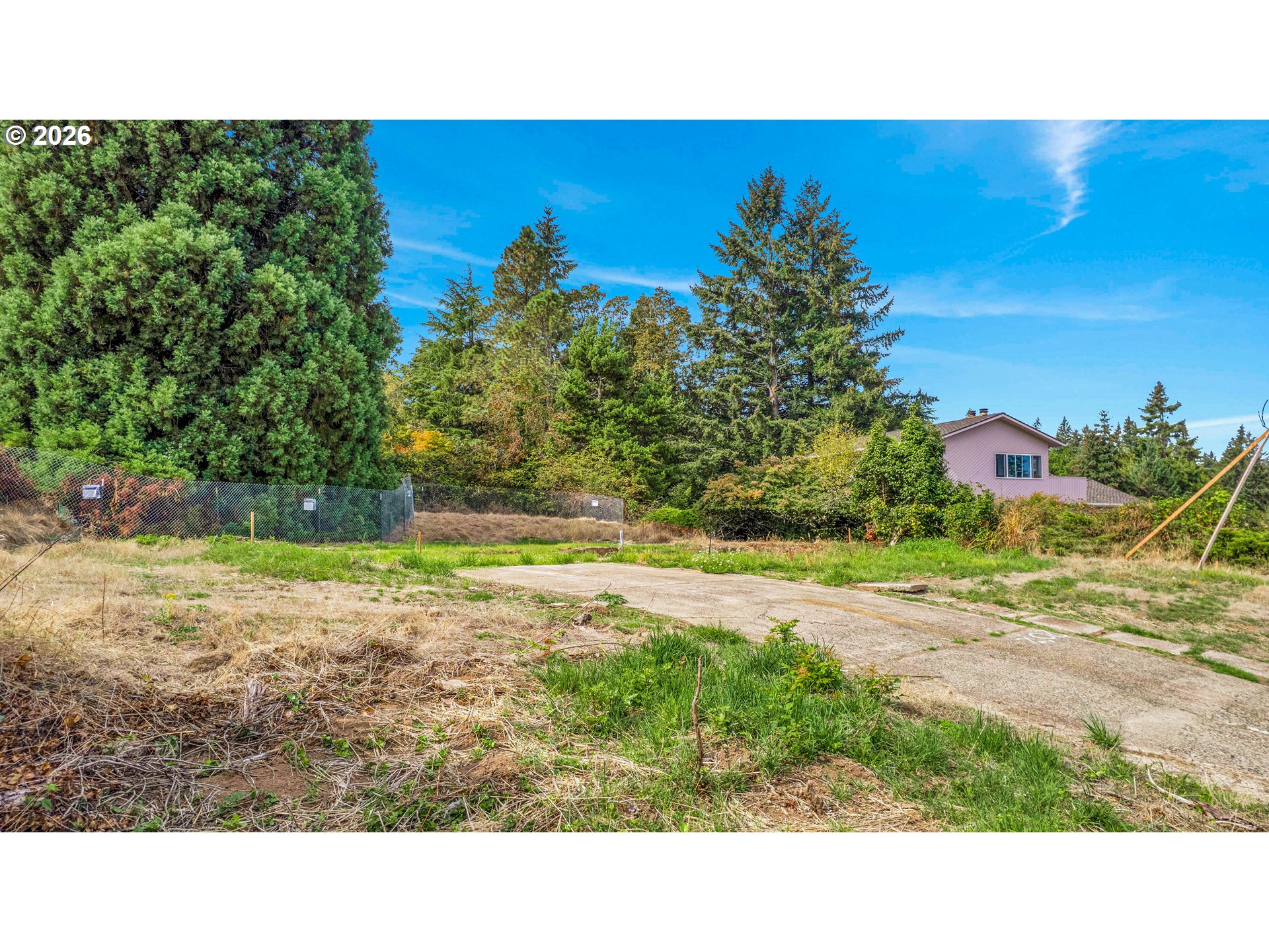 2665 Hillcrest Dr Property Photo 4