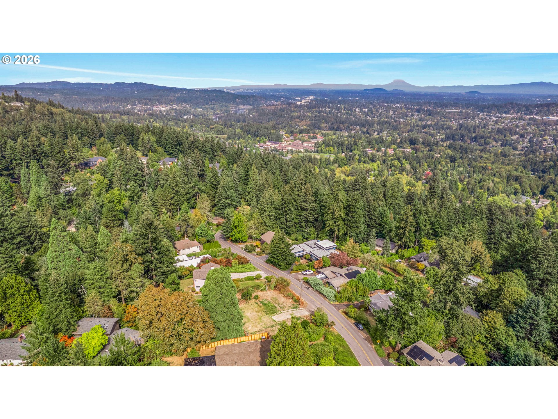2665 Hillcrest Dr Property Photo 17