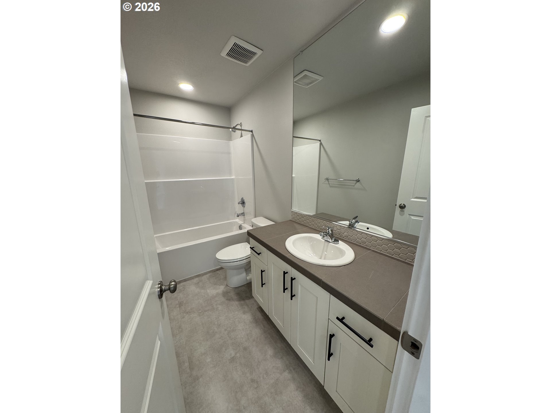 3189 S Magnolia Dr 740 Property Photo 15