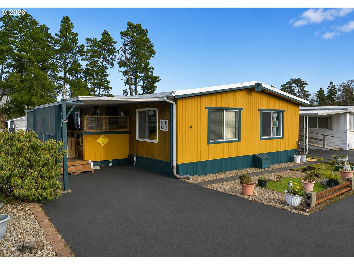 3760 Highway 101 4 Property Photo 1
