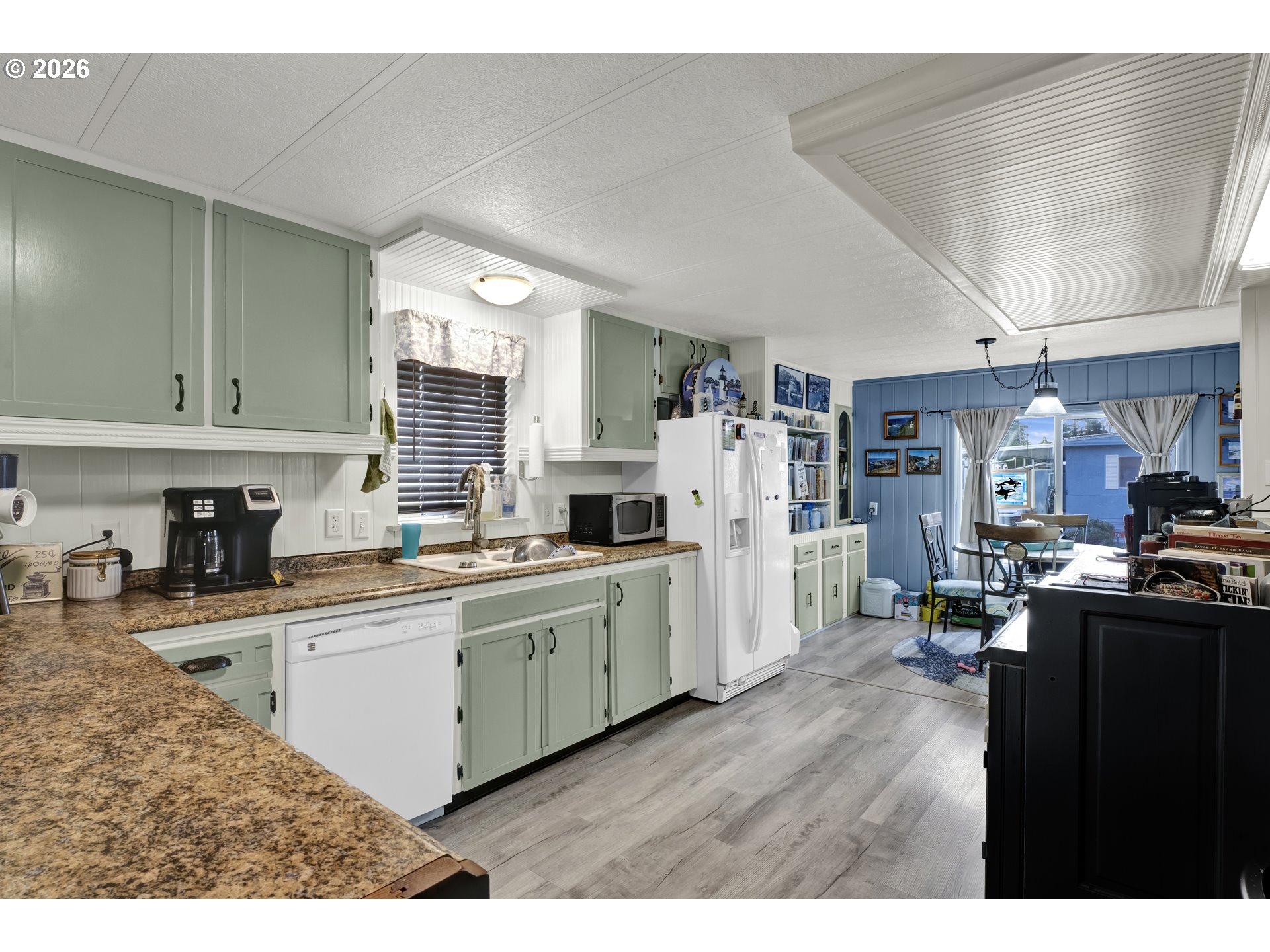3760 Highway 101 4 Property Photo 3