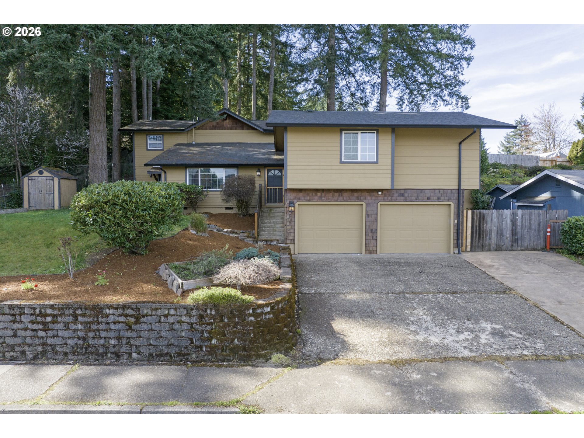 947 S R St Property Photo 4