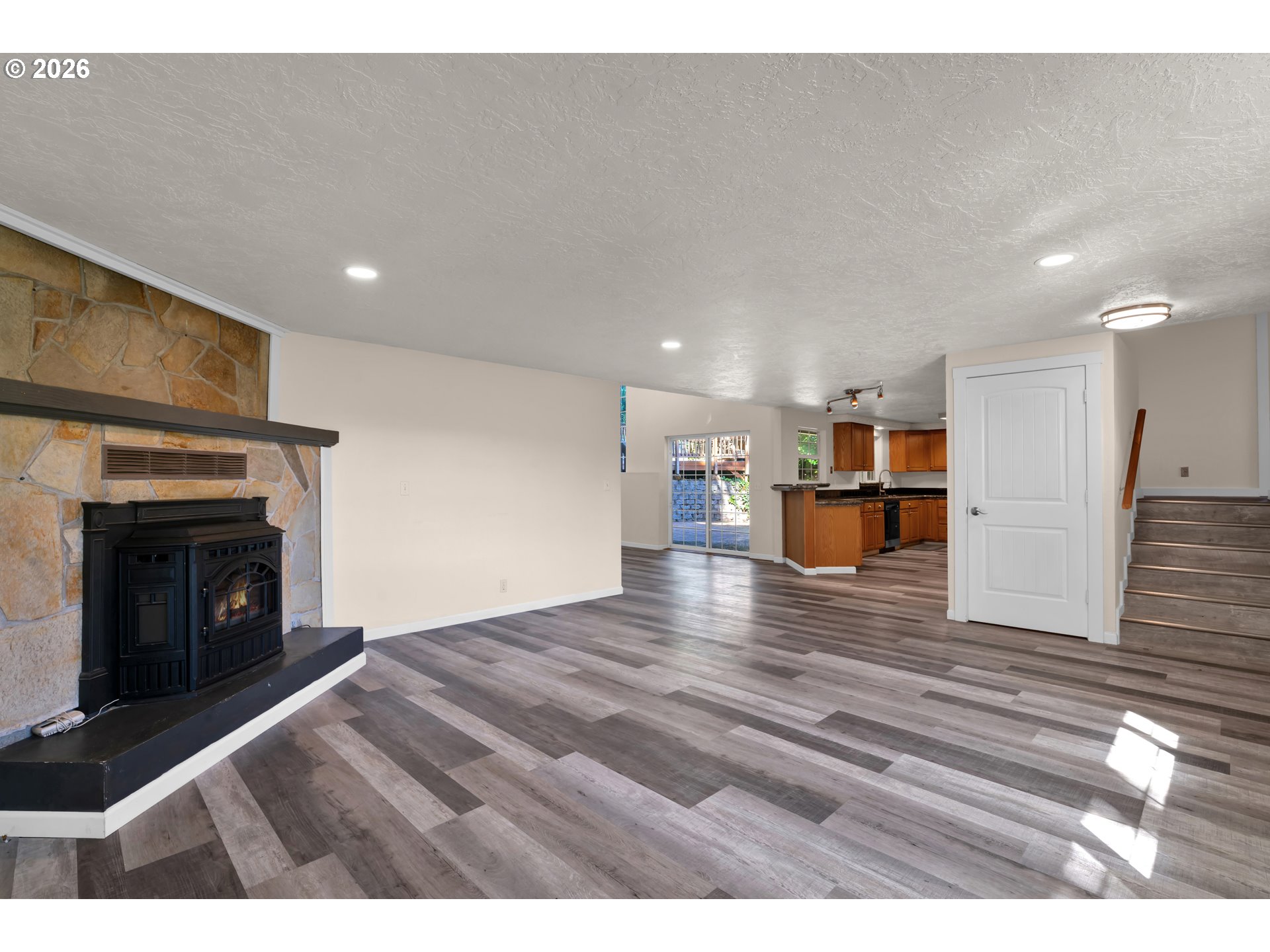 947 S R St Property Photo 11