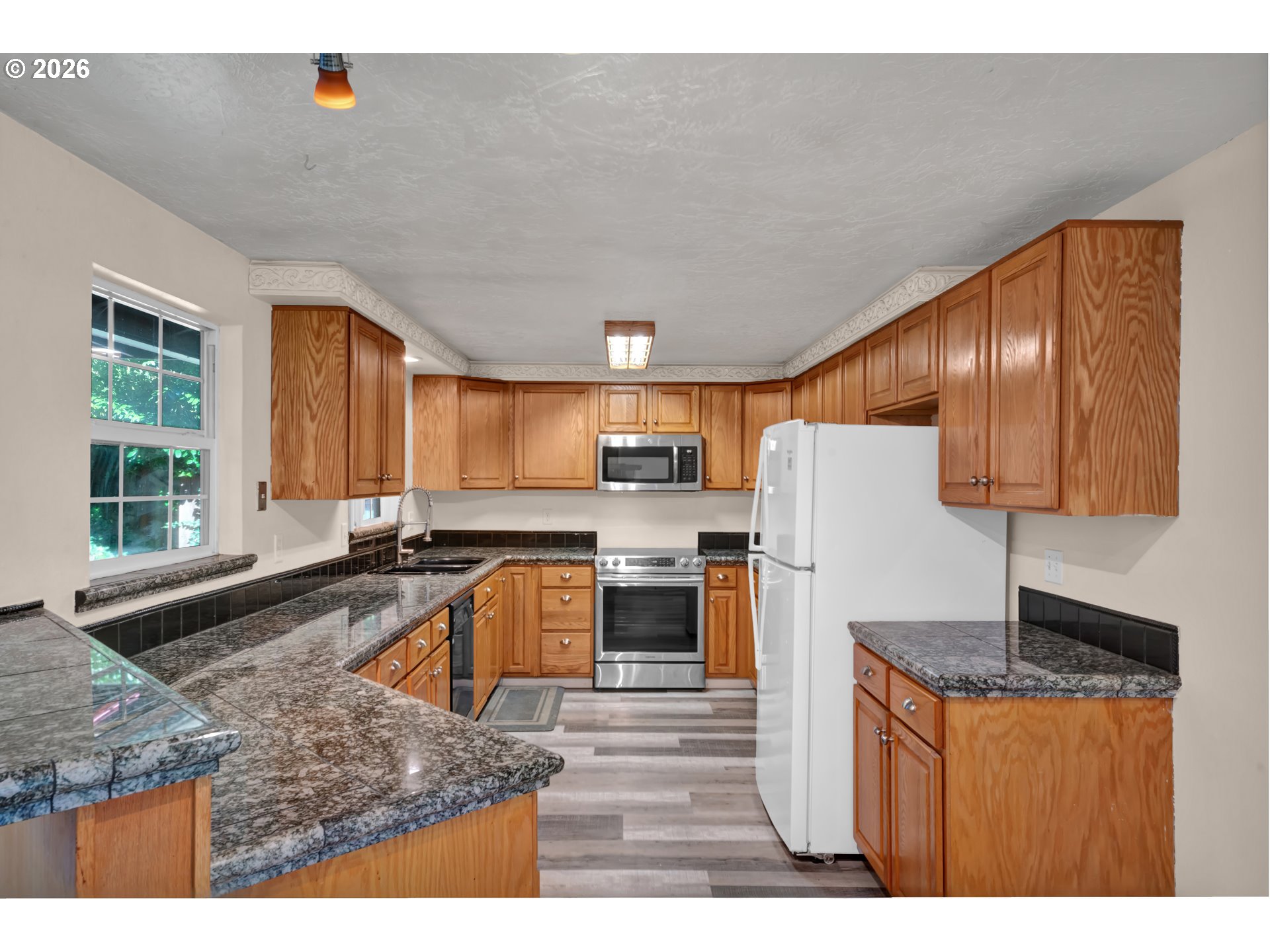 947 S R St Property Photo 14