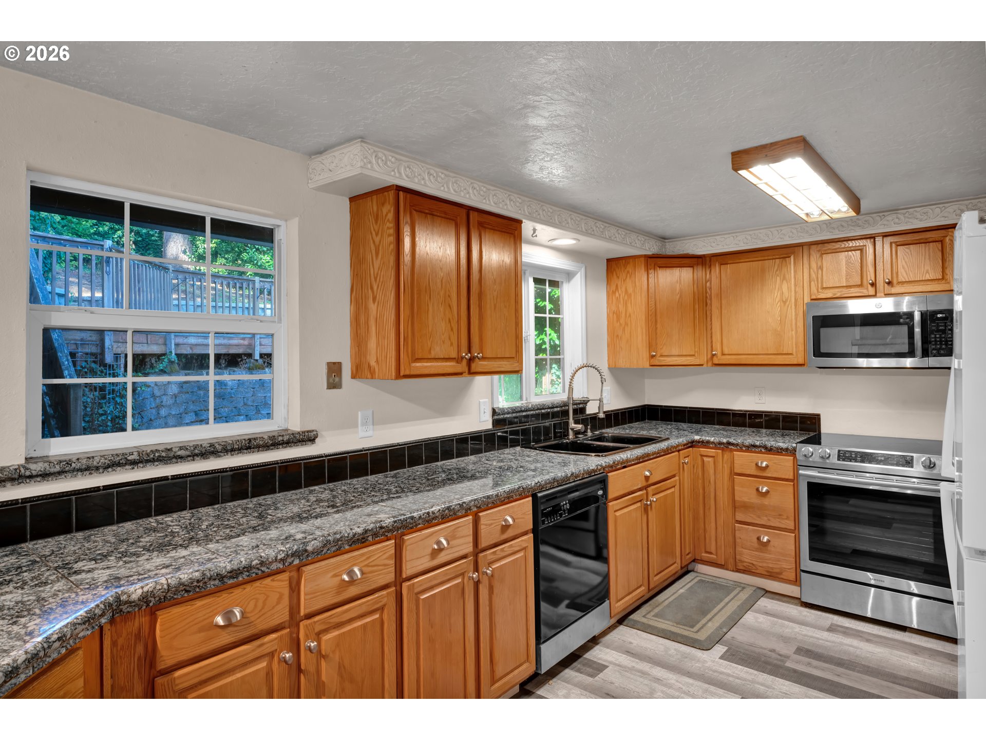 947 S R St Property Photo 15
