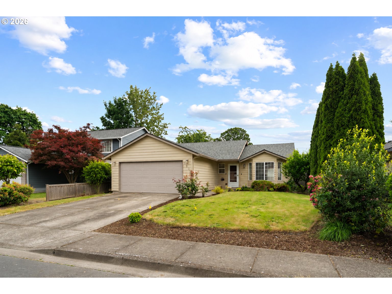 980 Se Oak St Property Photo 1