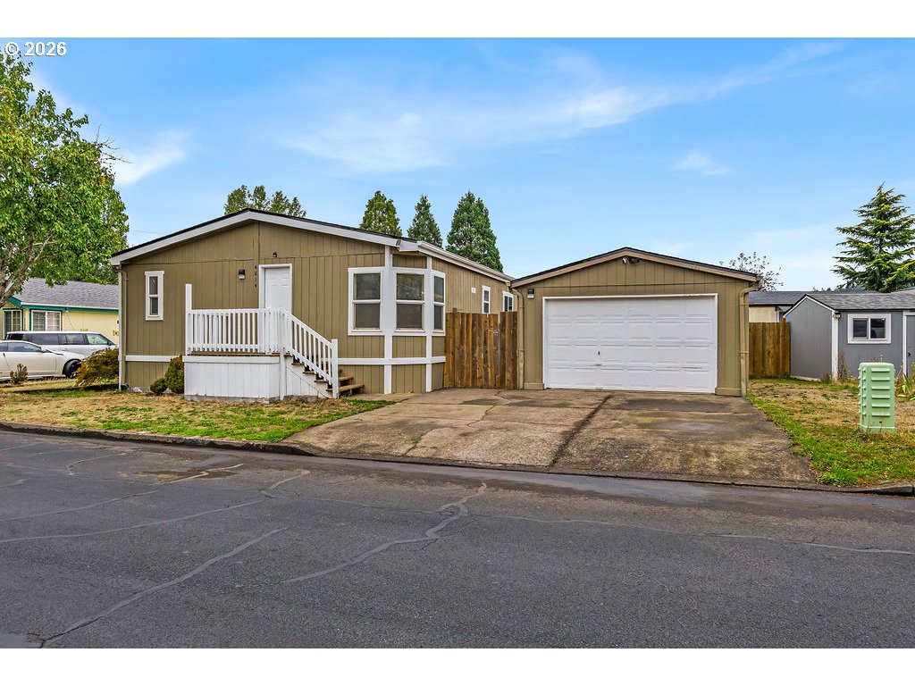 4614 Se 134th Dr Property Photo 1