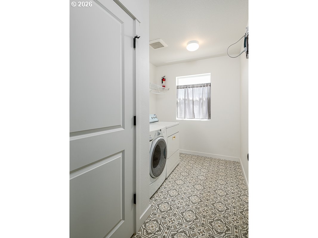 1204 S 28th Ter Property Photo 28