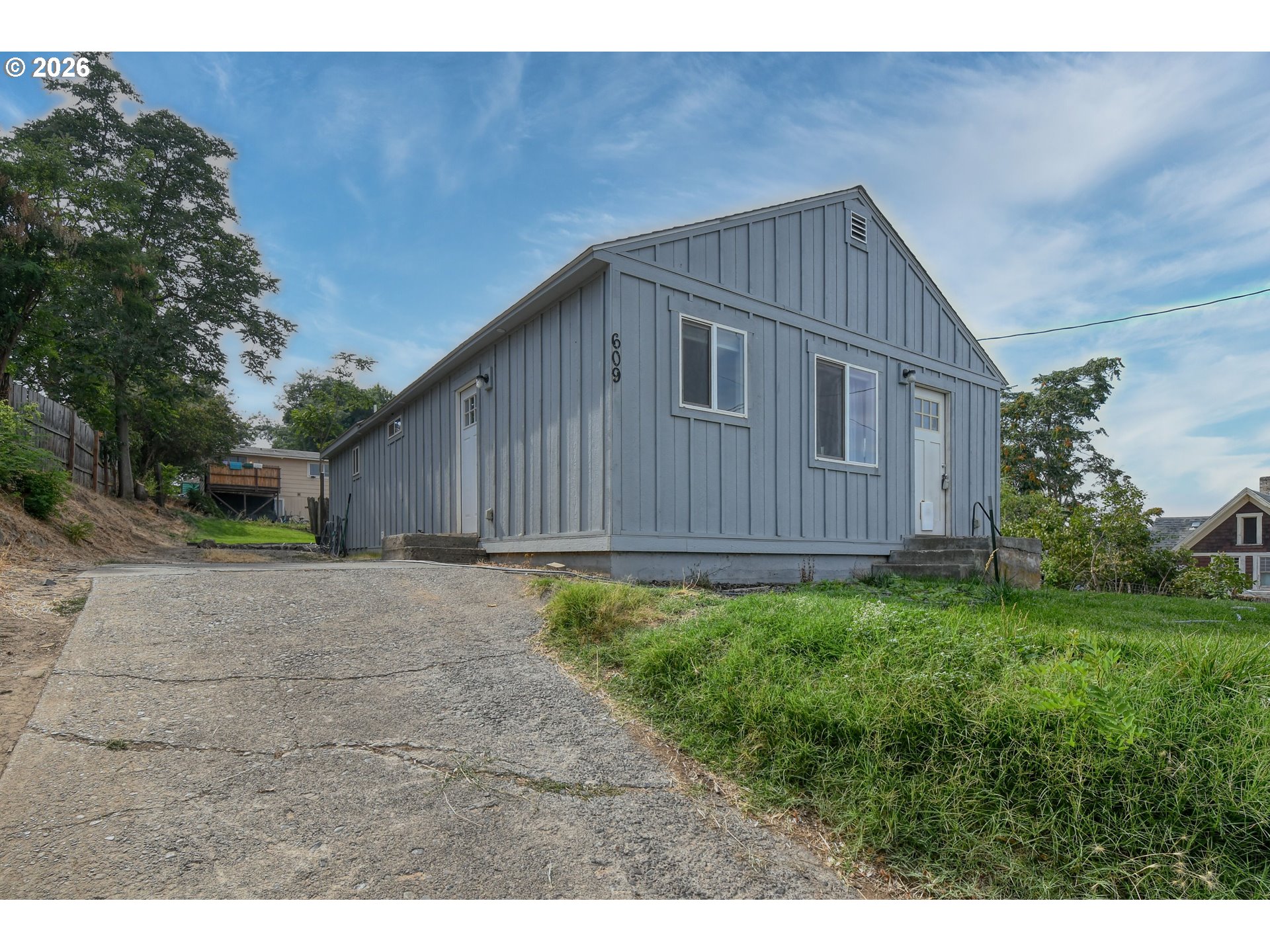 609 Se 8th St Property Photo 1