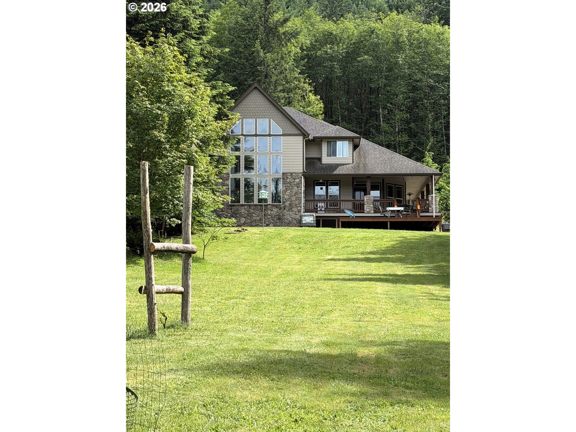 18525 Ne Buncombe Hollow Rd Property Photo 1