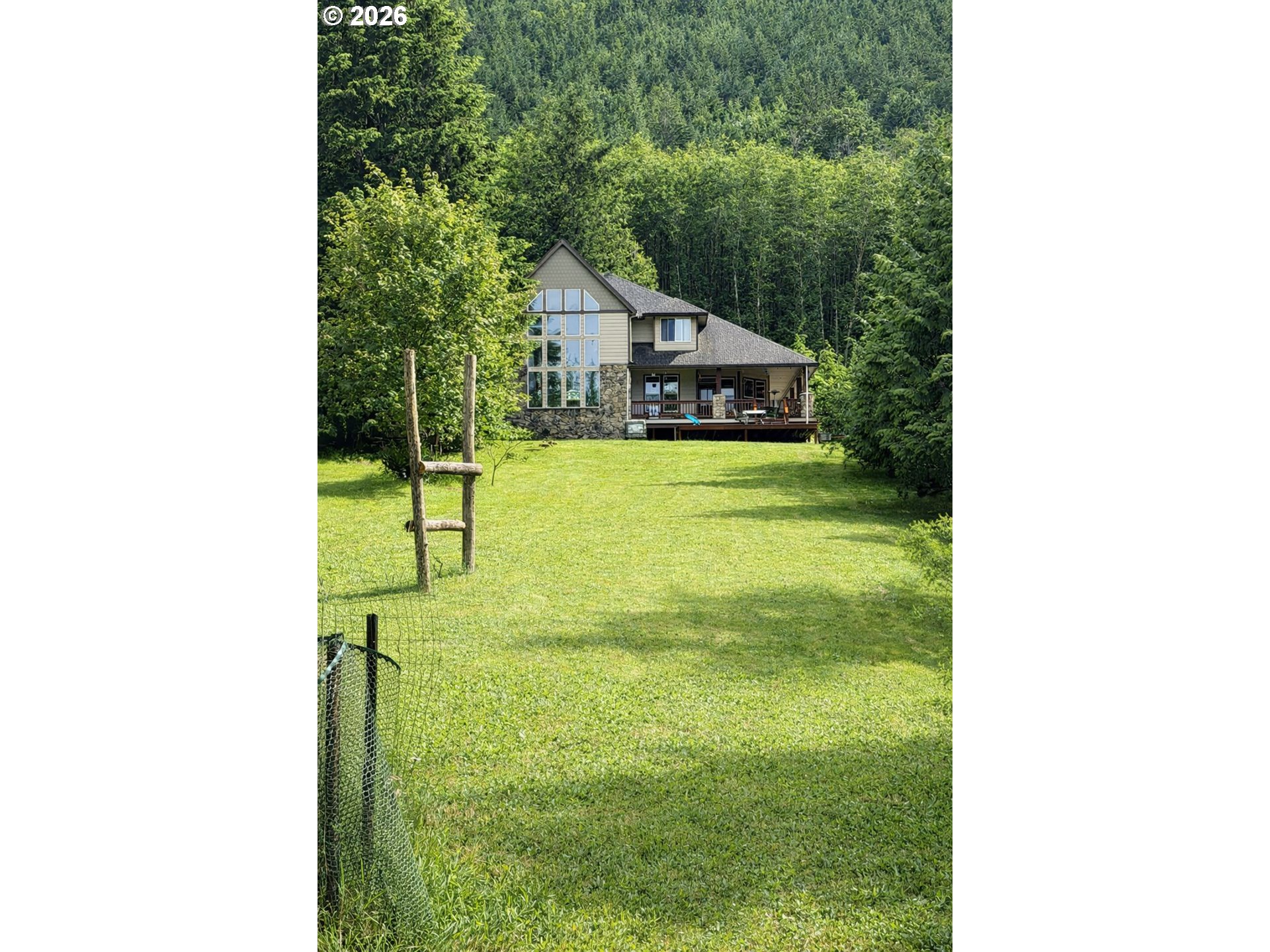 18525 Ne Buncombe Hollow Rd Property Photo 2