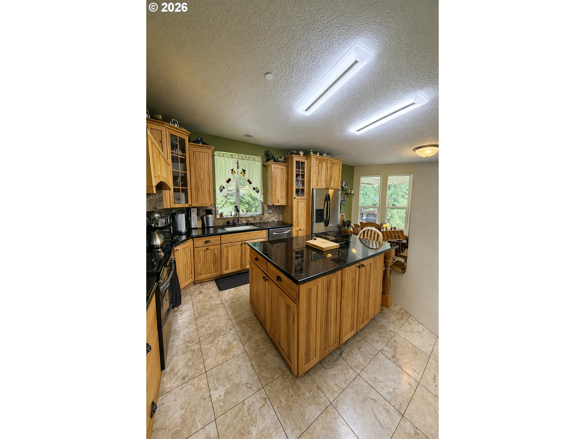 18525 Ne Buncombe Hollow Rd Property Photo 7