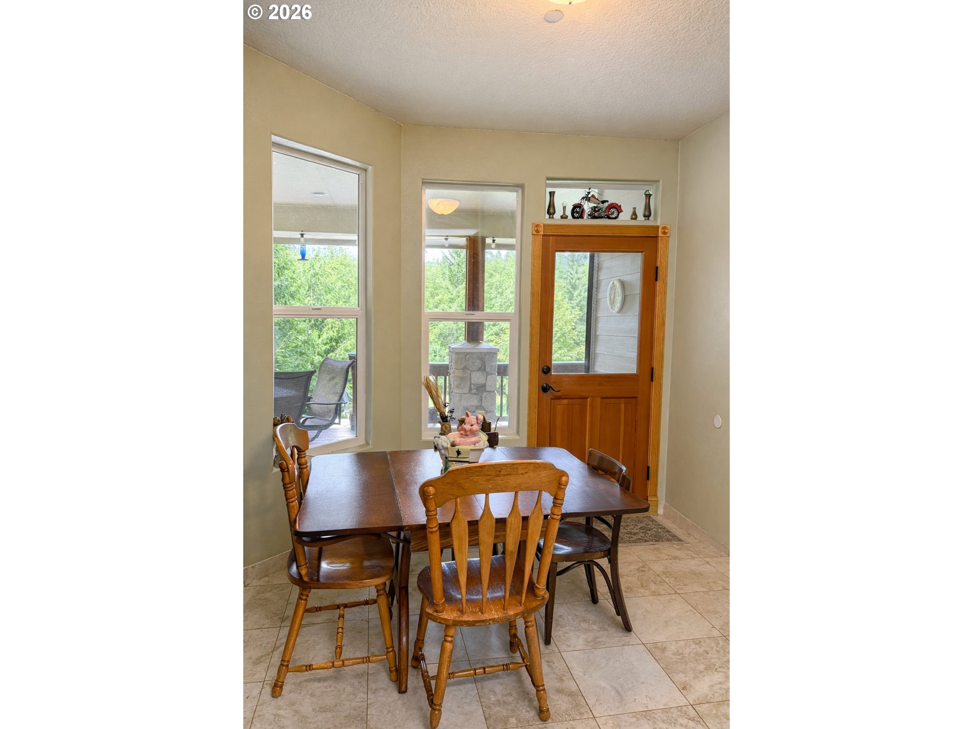 18525 Ne Buncombe Hollow Rd Property Photo 9