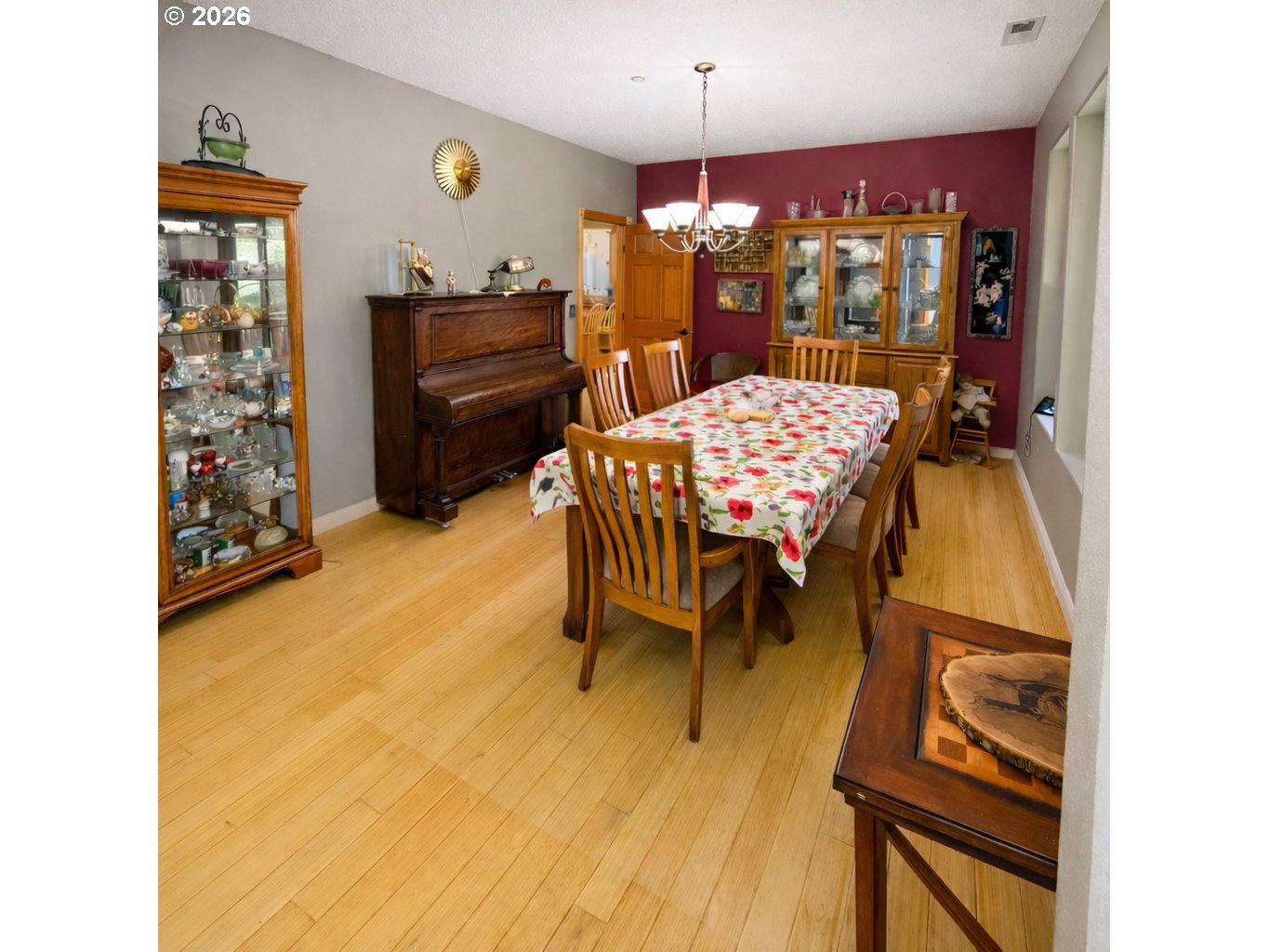 18525 Ne Buncombe Hollow Rd Property Photo 10
