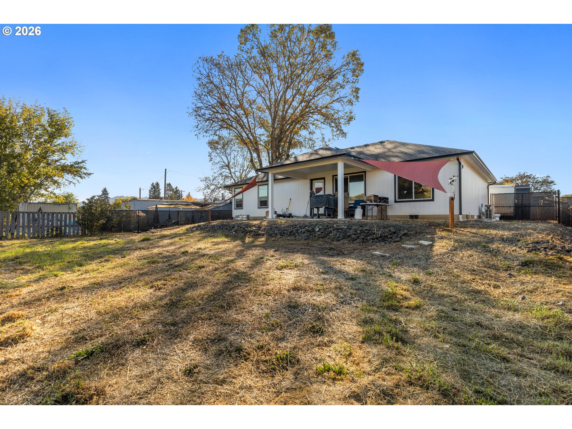 669 Nw T St Property Photo 30