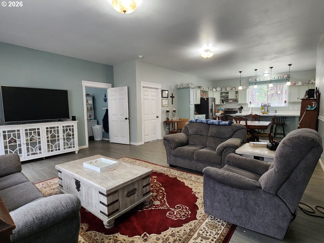 42793 Kreiger Ln Property Photo 8